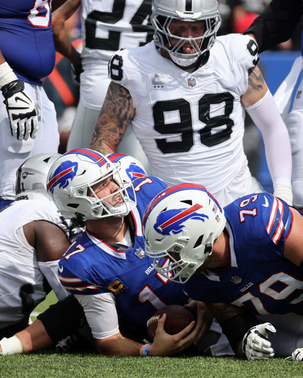 Maxx Crsoby Josh Allen